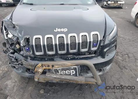 2017 Jeep Cherokee Latitude 4X4 из США, поврежденный, VIN 1C4PJMCS0HW567897